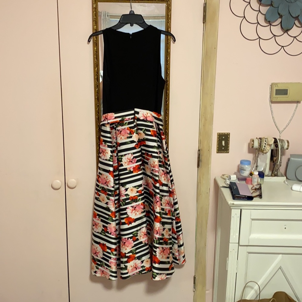 MIDI black with pink and red flowers dress - Picture 4 of 7